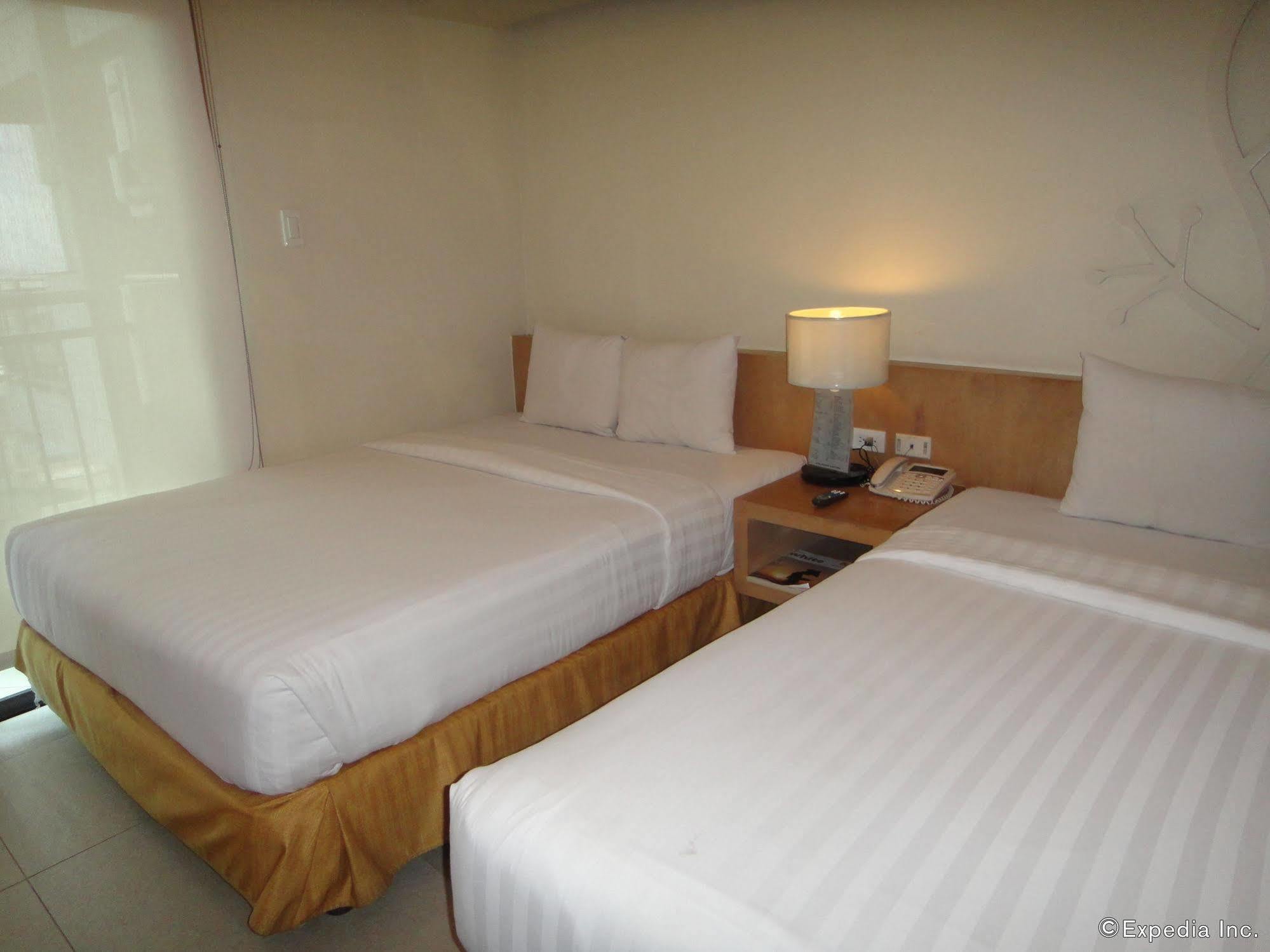 City Suites Ramos Tower Cebu Zewnętrze zdjęcie