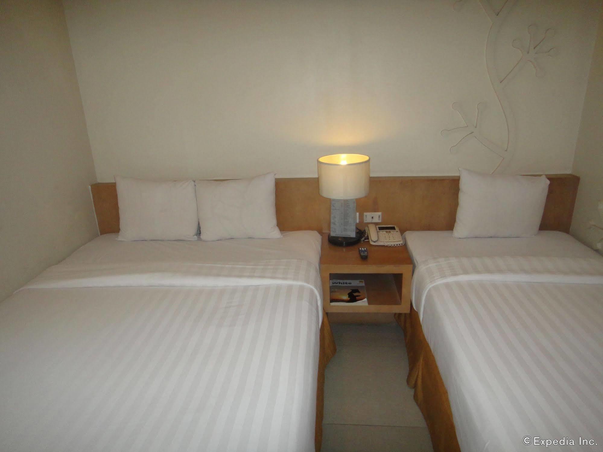 City Suites Ramos Tower Cebu Zewnętrze zdjęcie