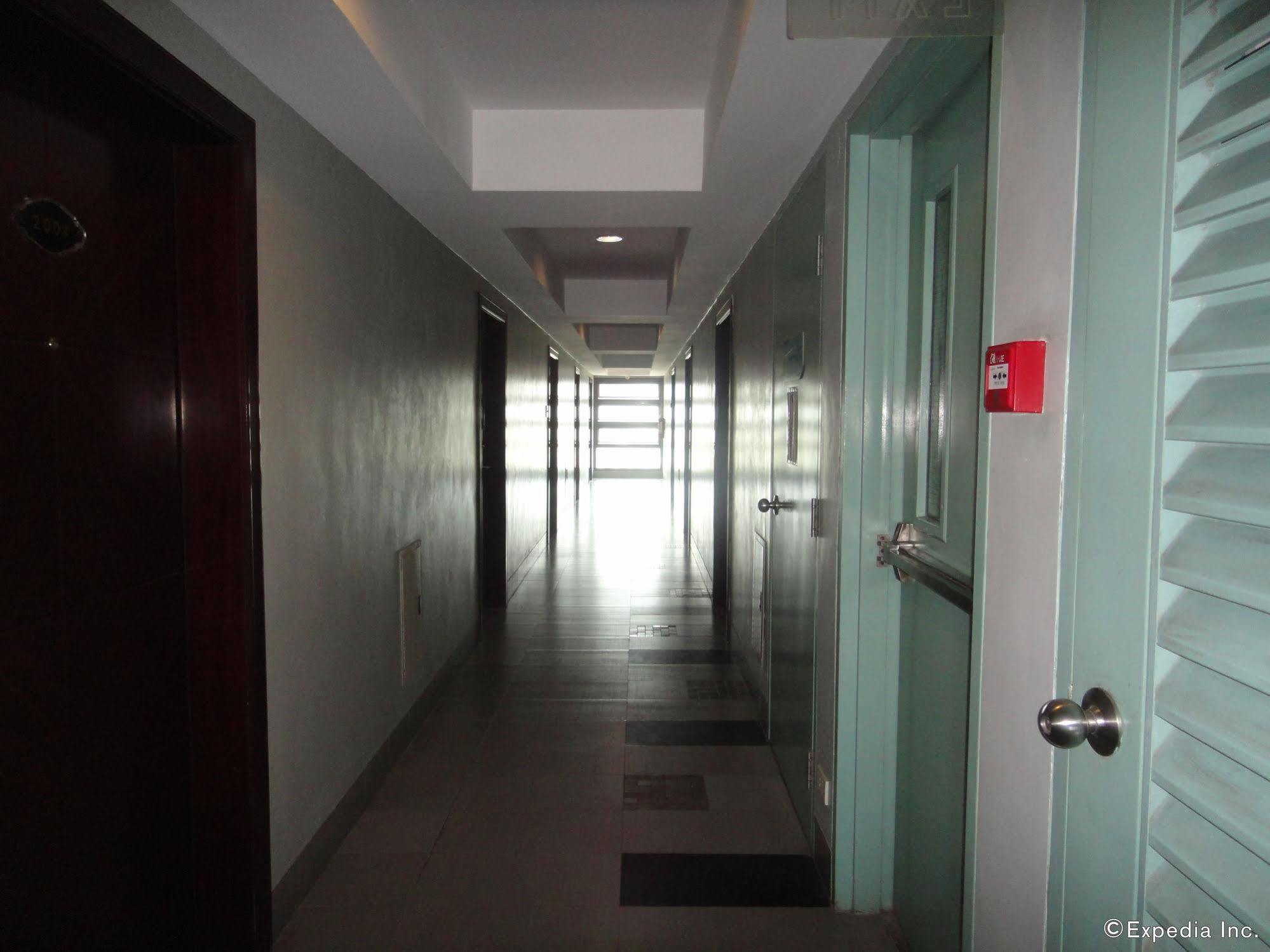 City Suites Ramos Tower Cebu Zewnętrze zdjęcie